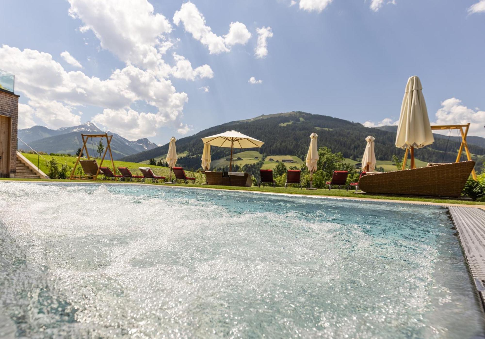 Alpbacherhof Mountain & Spa Resort Exterior photo