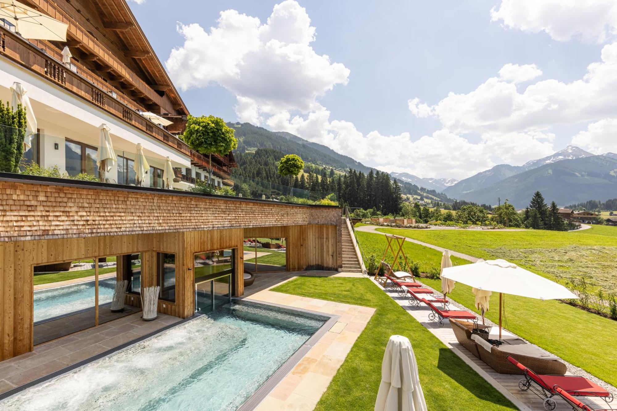 Alpbacherhof Mountain & Spa Resort Exterior photo